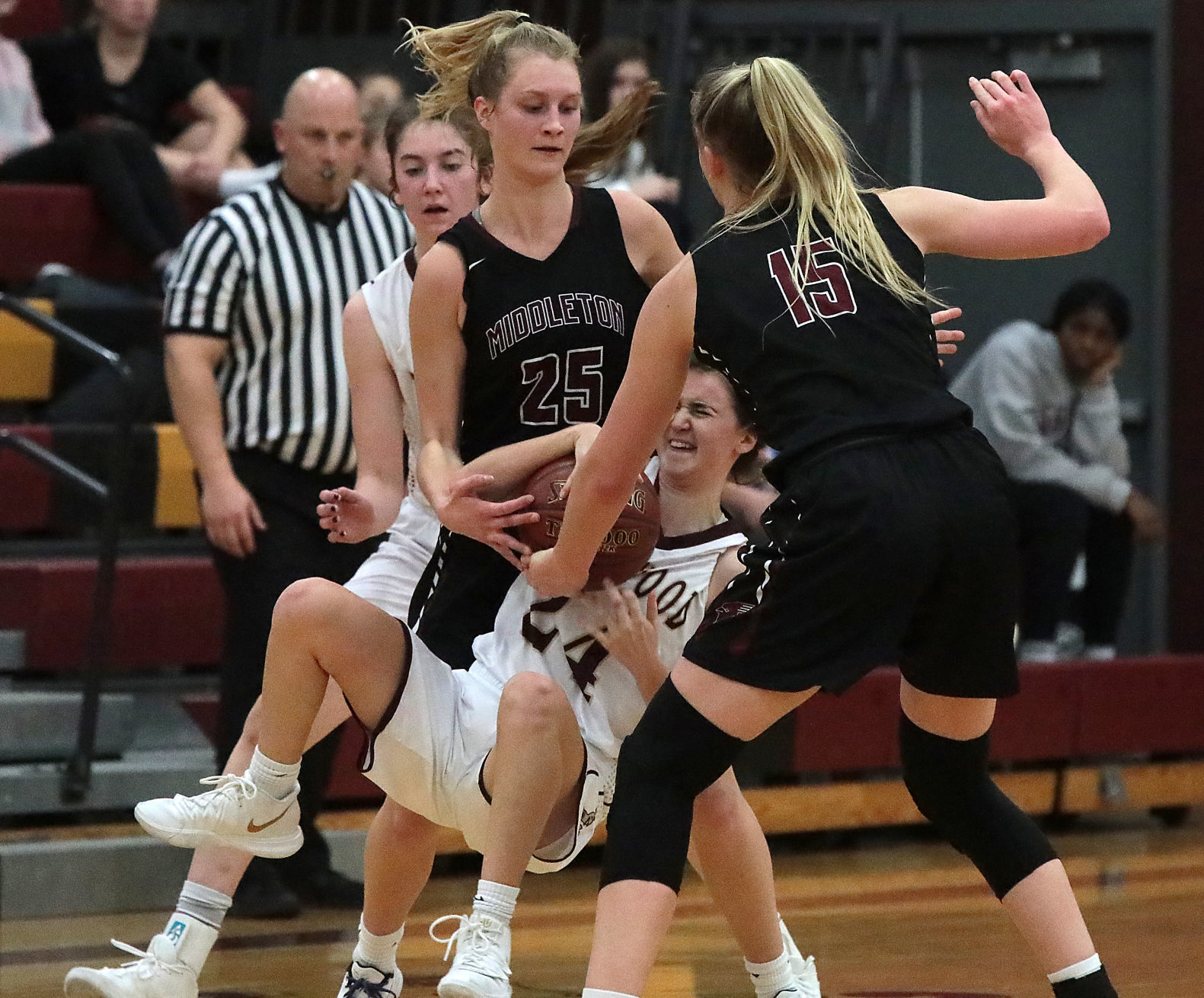 Middleton 59, Edgewood 53